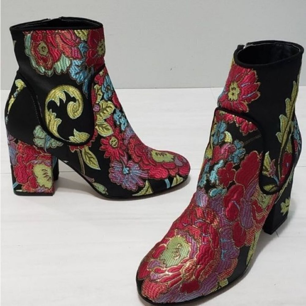 𝅺MARC Fisher Jana Floral Jacquard Boots